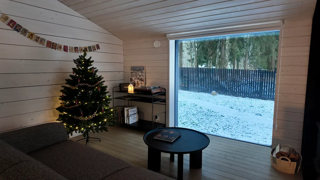 Стильный домик в лесу рядом с Икшинским водохранилищем