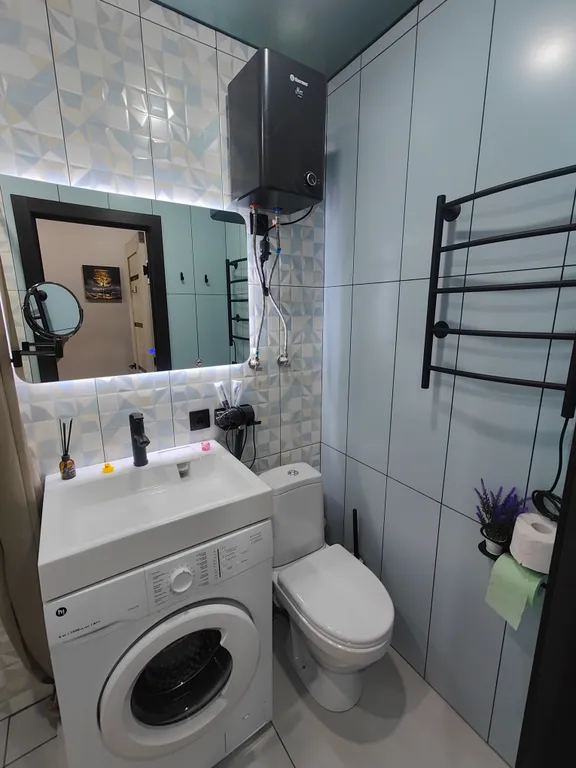 Квартира Потрясающая Студия напротив Терминала в центре Нефтяников — Омск