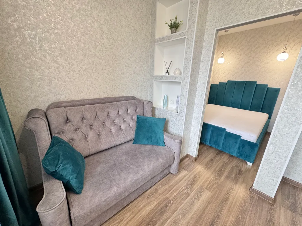 Современная квартира-студия рядом с ТРЦ Аура