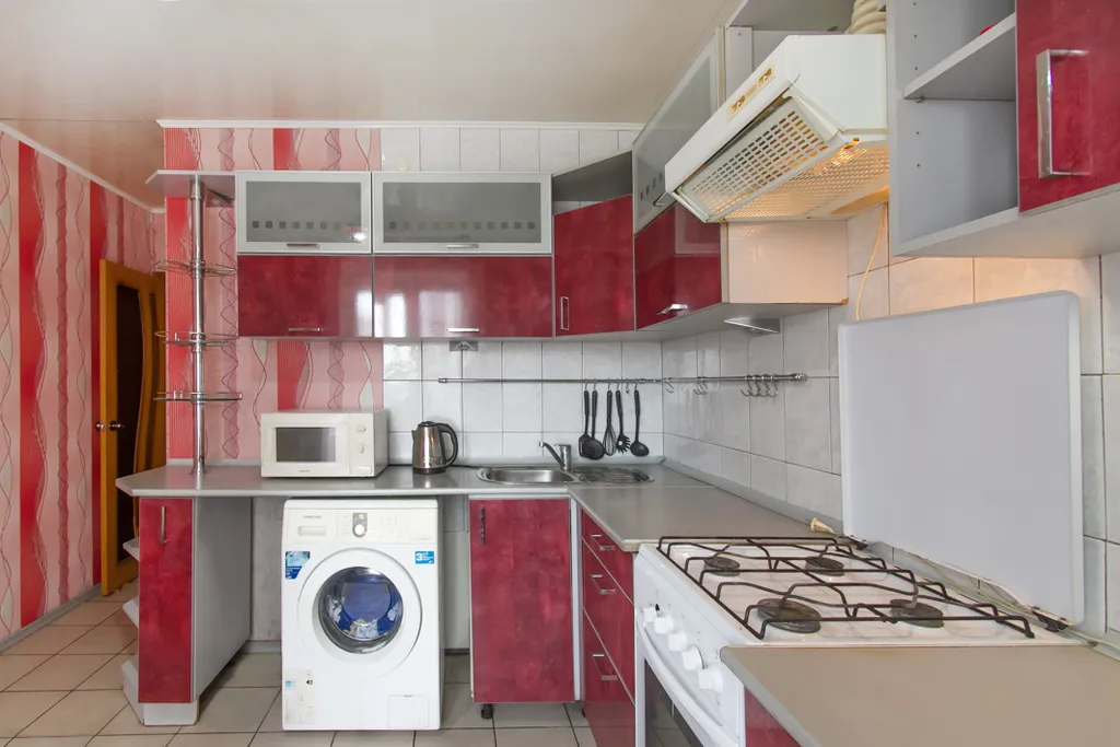 Большая 3-комнатная возле полигона и Маслоки