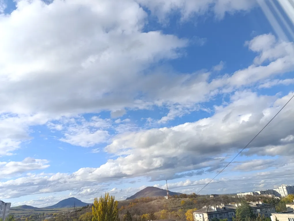 Уютная квартира с видом на горы в центре города