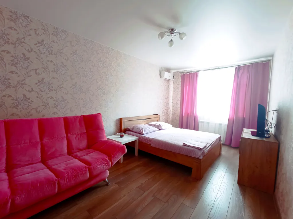 Квартира Квартира 2км от набереж,стол для работы,диван на кухне,для некурящих — Самара