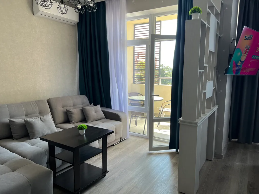 Апартаменты на первой линии с видом на море и горы