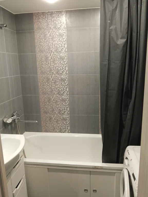 Двухкомнатная квартира в новостройке, рядом центр города