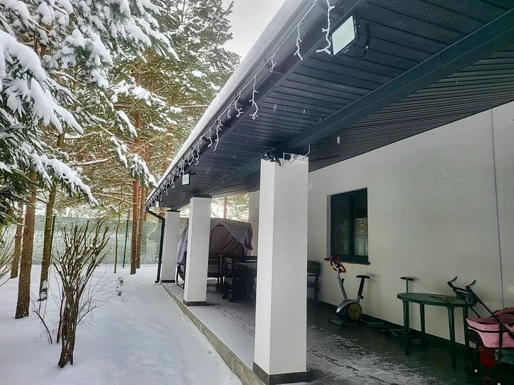 Уютный дом в лесу на 3 семьи