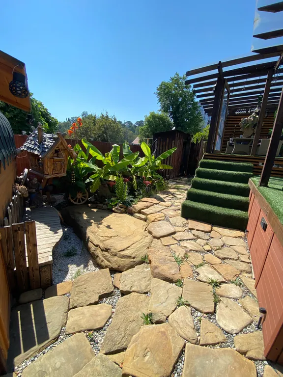 Дом Шилтон Виладж с бассейном, баней и джакузи