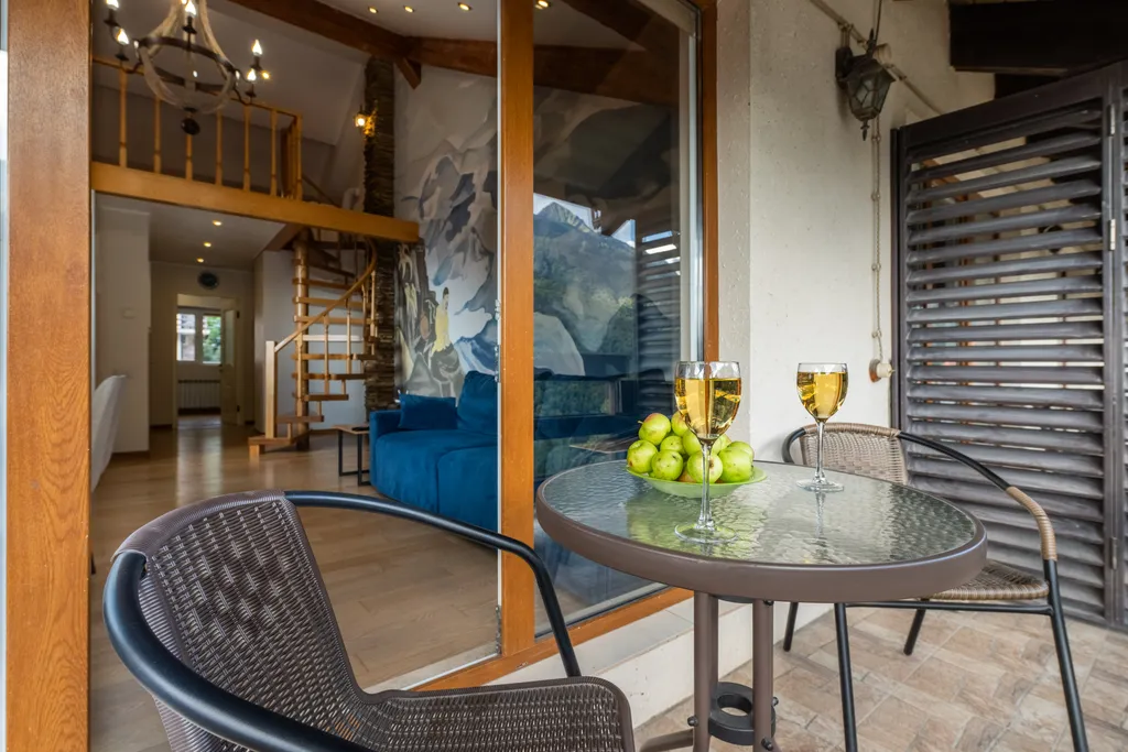 Двухуровневые апартаменты на 4 этаже, панорамные виды