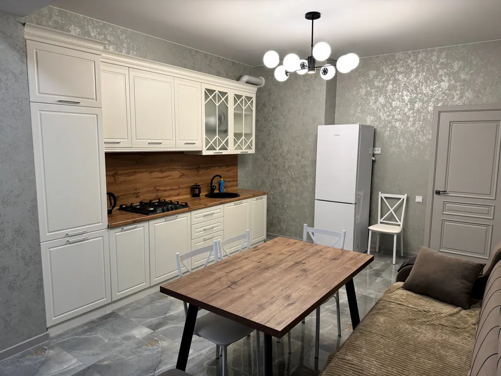 Сдаётся однокомнатная квартира с видом на море