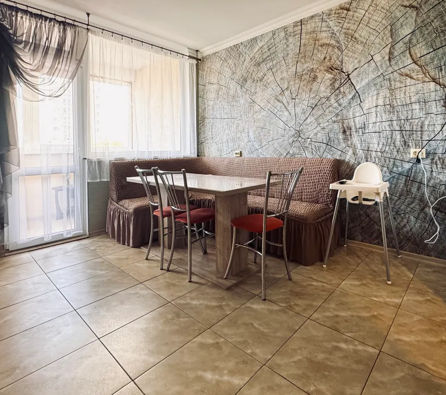 Крупногабаритная 3-комнатная квартира