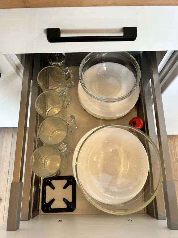 Стильный А-фрейм на берегу озера