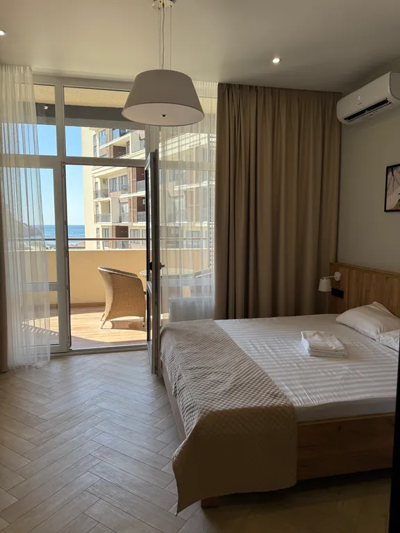 Квартира Шикарный двухкомнатный апартамент на первой береговой линии — аренда посуточно в Судак