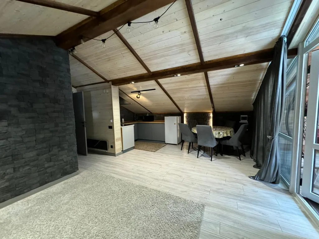 6-комнатная Квартира