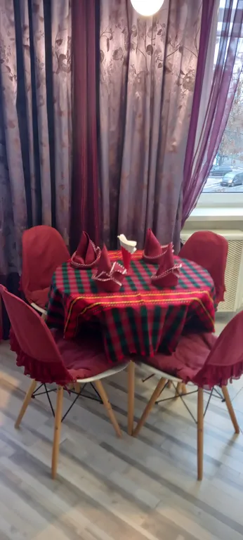 Кондиционер и камин.