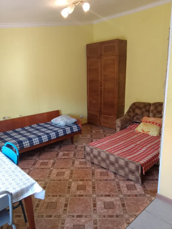 Комната в одноэтажном домике с отдельным входом