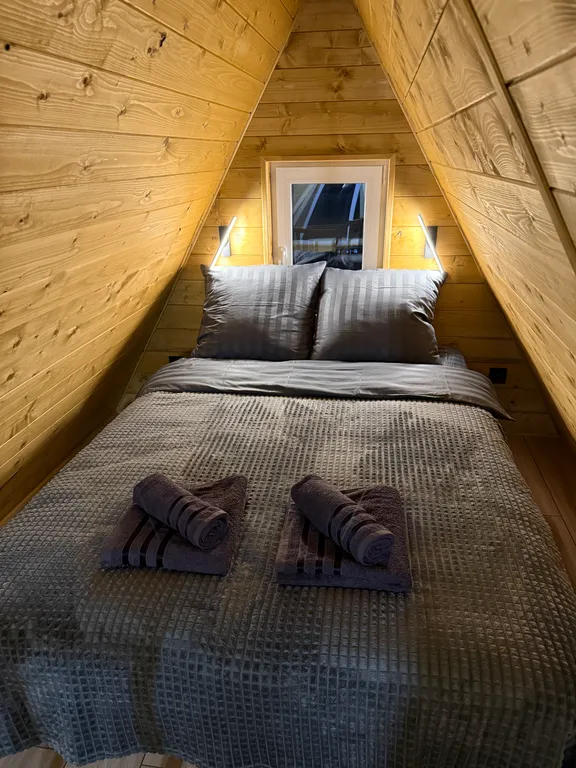 Домик на берегу реки Вишера