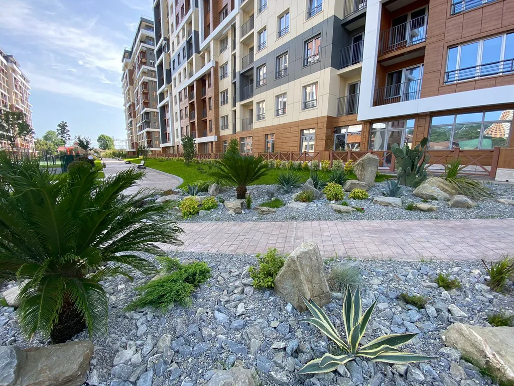 Квартира с двумя открытыми балконами и видом на море