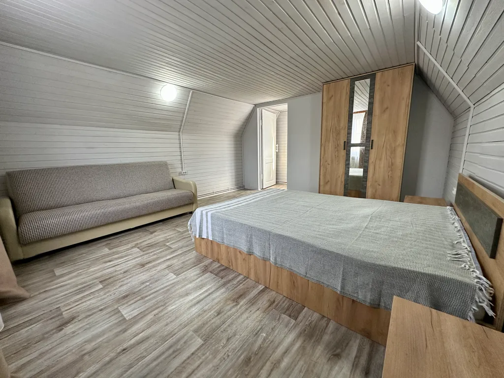 Частный дом на семью