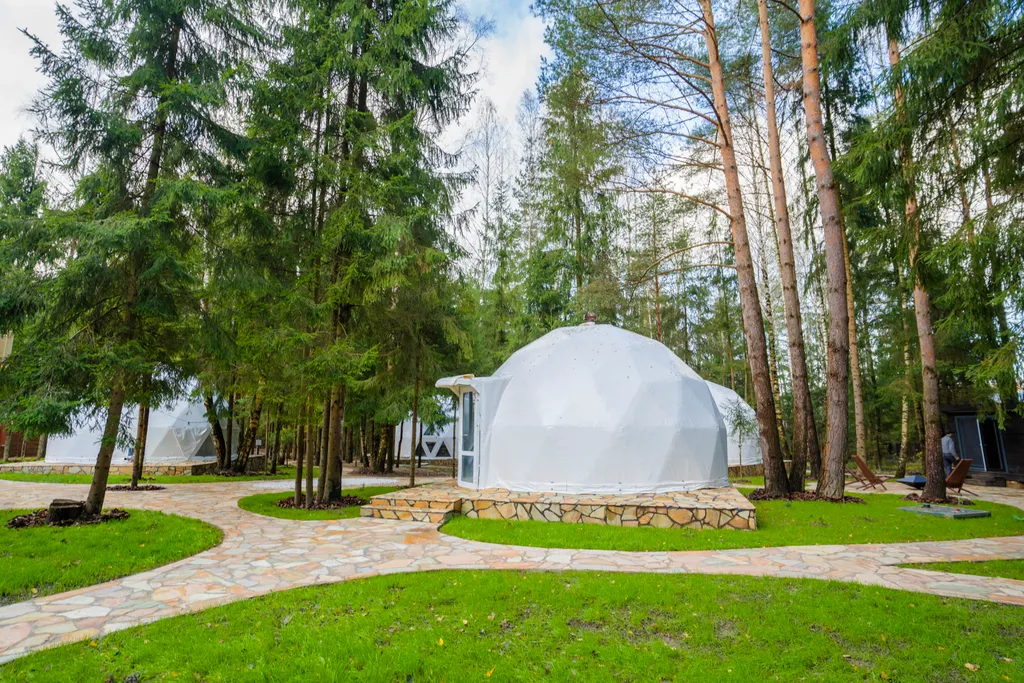Дом-купольный в сосновом лесу для двоих