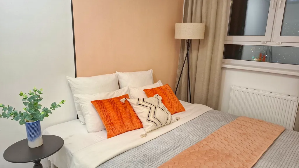 Квартира с видом на Уральские горы и реку Исеть! от 1 до 8 гостей.