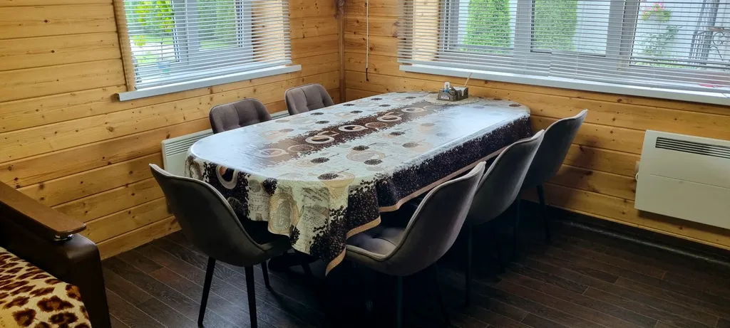 Дом с баней на дровах.