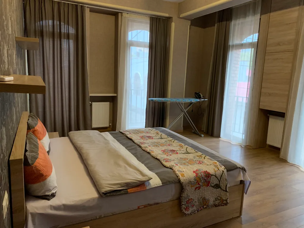 4-комнатная Квартира