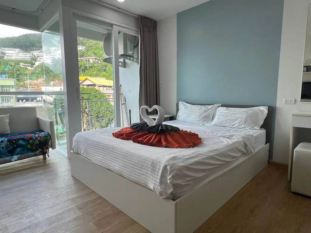 Ката, студия после ремонта с красивым видом на горы, 5 этаж