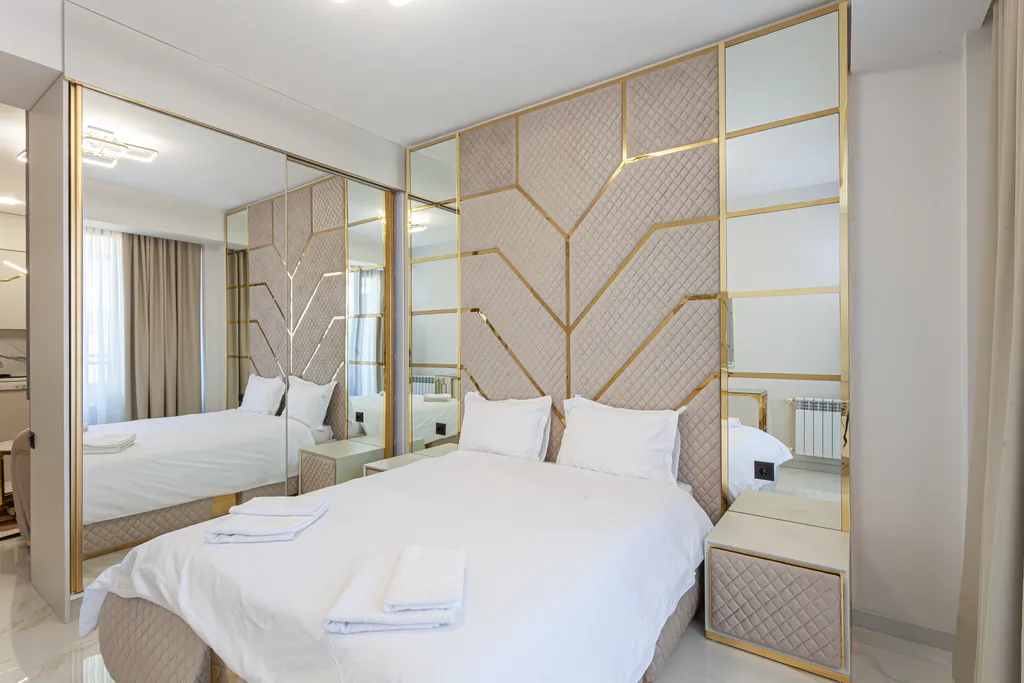 Роскошная квартира-студия у Площади Республики / Стей Инн