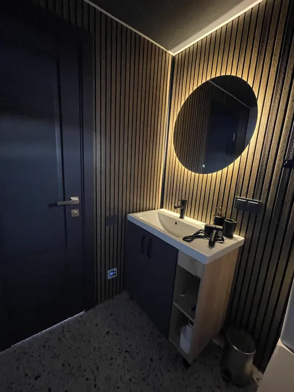 Новый современный дом с сауной в стиле барн хаус