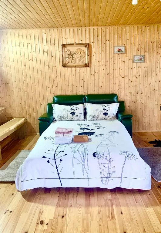 Домик у озера