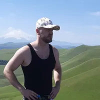 Влад  Помазов