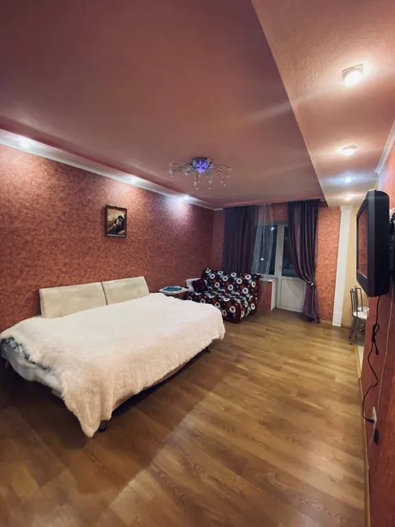 1-кв, ул. Бакинах Комиссаров 12