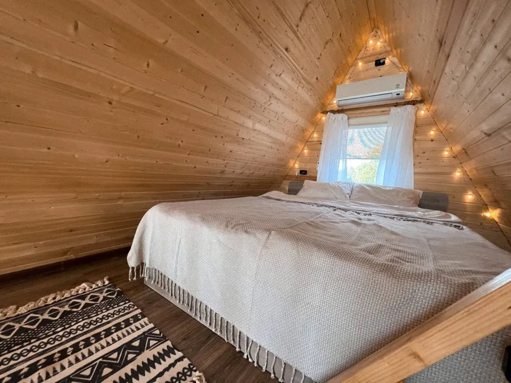 Коттедж Дом на первой береговой линии с видом на озеро номер Аб — Лабинск