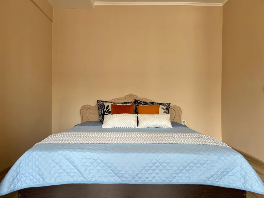 Теплая 1-к кв рядом с жд вокзалом. Не берем оплату за финальную уборку