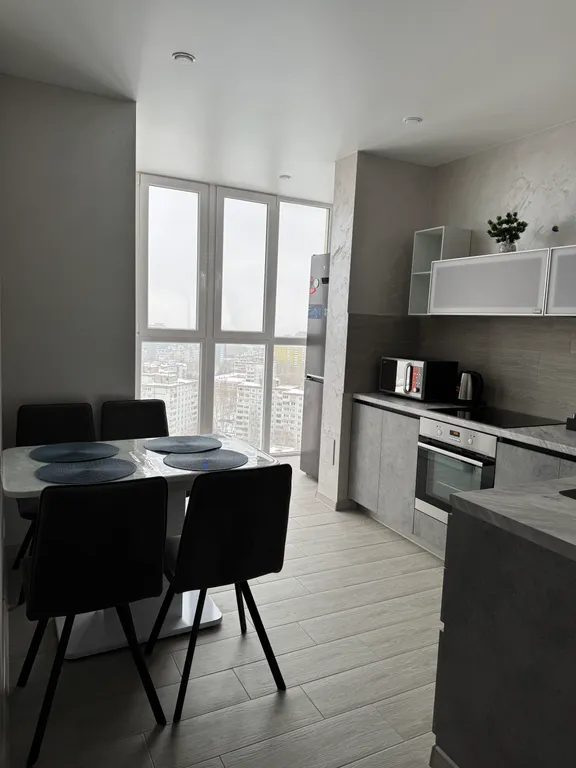 Уютная светлая квартира с видом на город — аренда посуточно в Самара