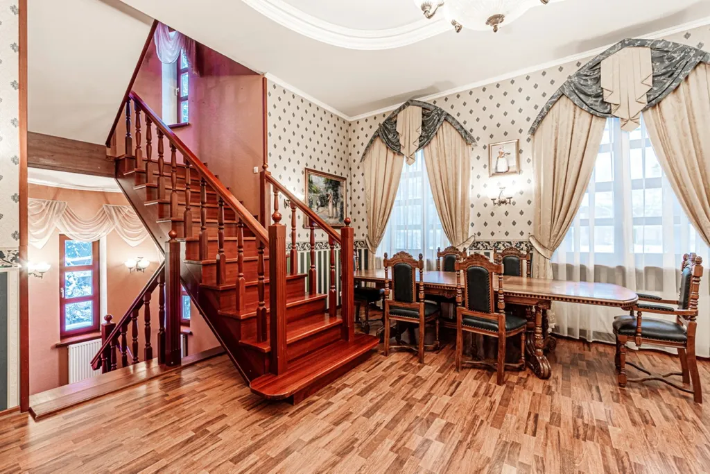 6-комнатный Дом