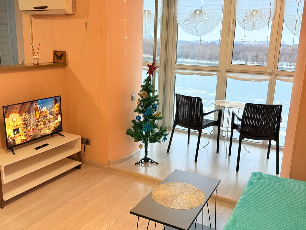 Панорамный вид на Иртыш с 8 этажа