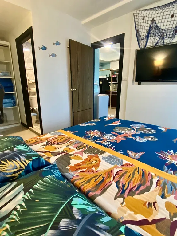 Уютная светлая квартира с бассейном рядом с морем