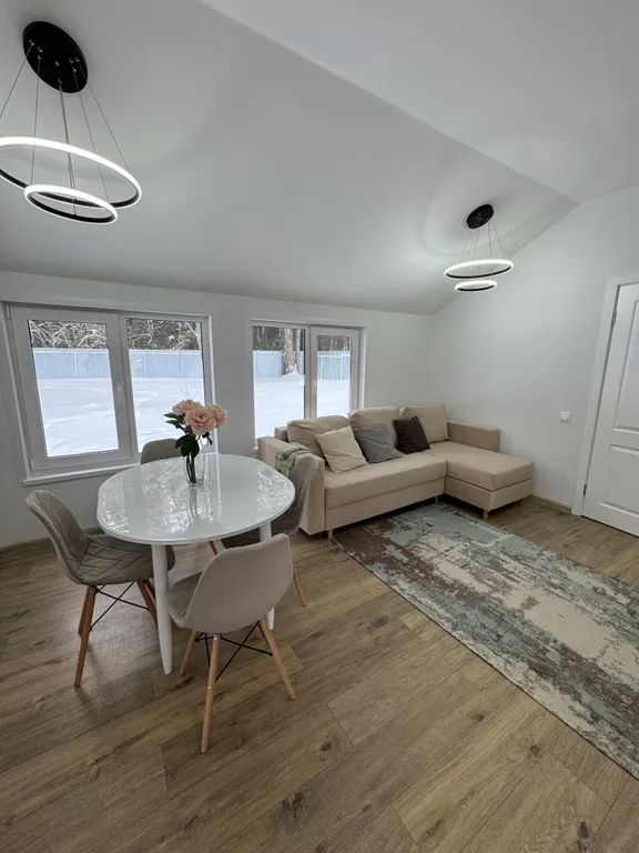 Уютный дом с видом на лес