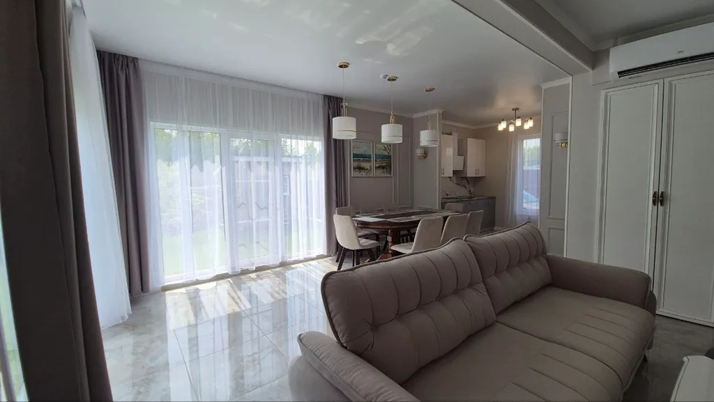 Коттедж Перламутр с сауной и 4 спальнями