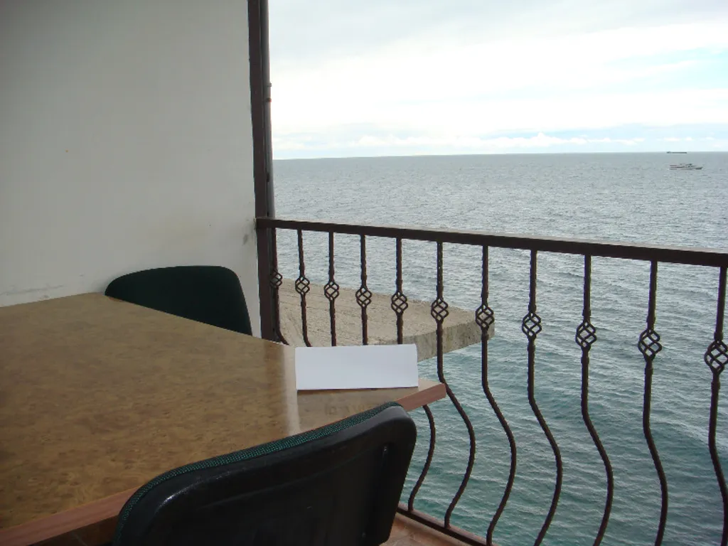 Студия с террасой на море