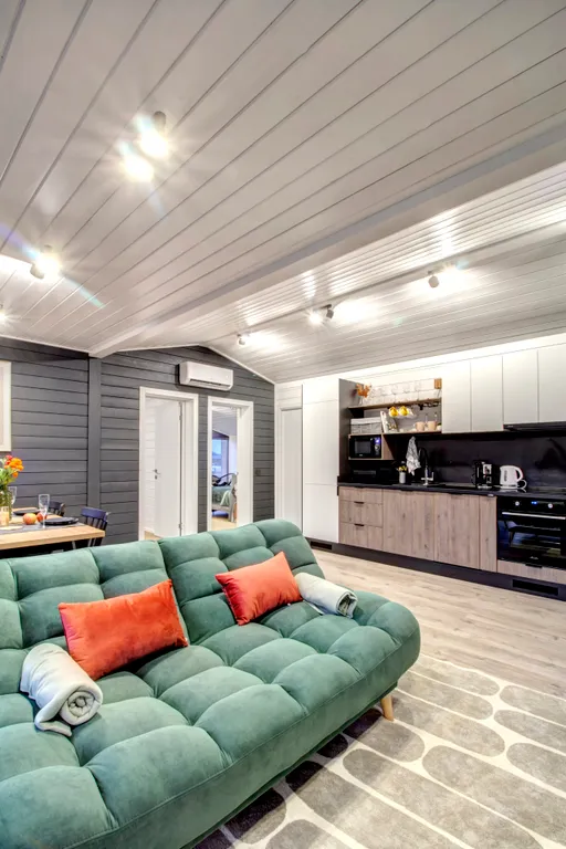 Уютный домик с видом на лес