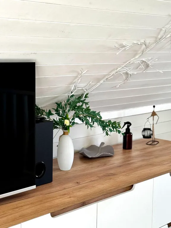 Дом-баня с большой верандой и массажной кроватью