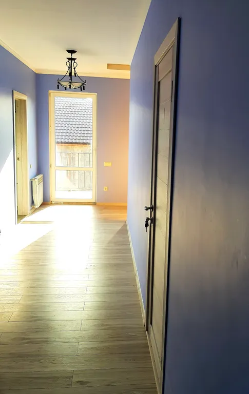 Уютная комната для отдыха с видом на горы