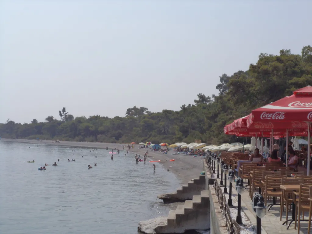 Коттедж Дом у соснового парка и моря — аренда посуточно в Ксилокастрон