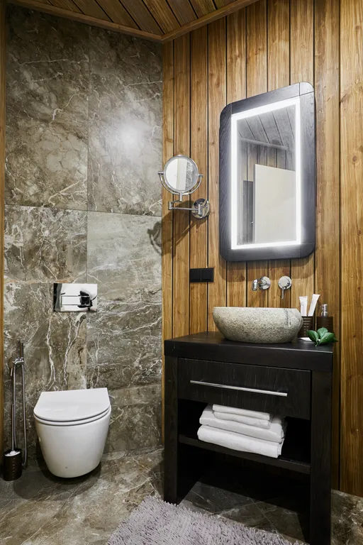 Улучшенный трехместный номер с раздельными кроватями и видом на озеро