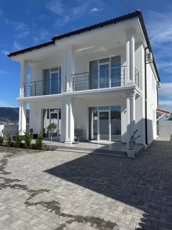 Коттедж 4 комнатный Дом с бассейном — аренда посуточно в Геленджик