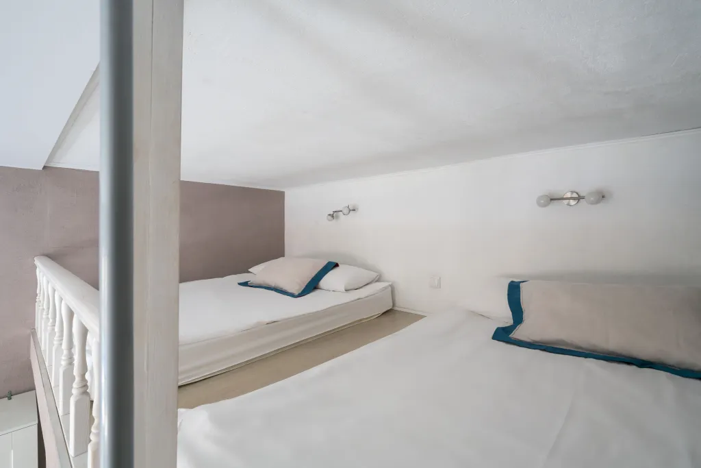 Семейная двухуровневая студия New Horizon Есения в историческом центре