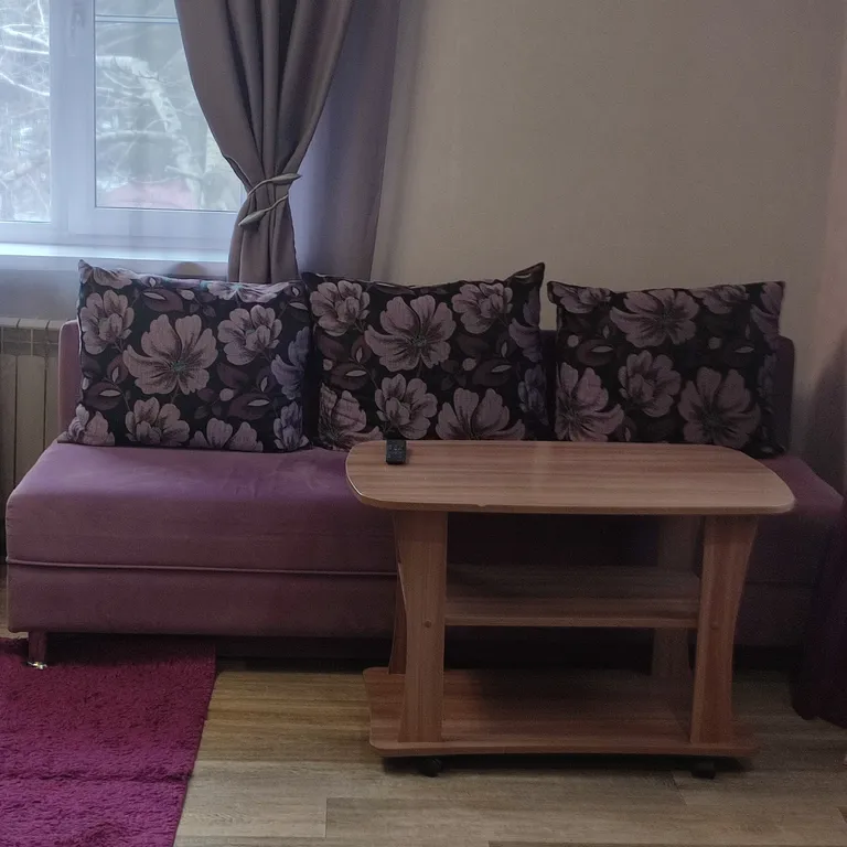 Студия в фиолетовых тонах