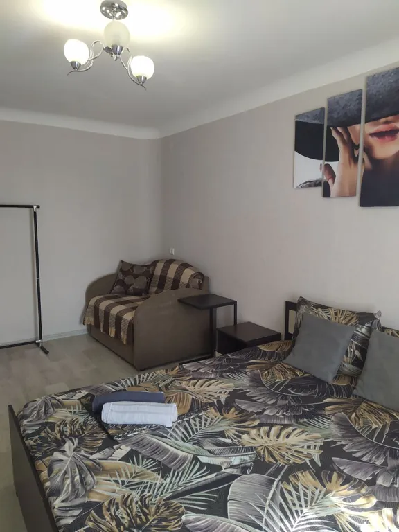 Крупногабаритная квартира в центре рядом с ТЦ Идея — аренда посуточно в Волжский