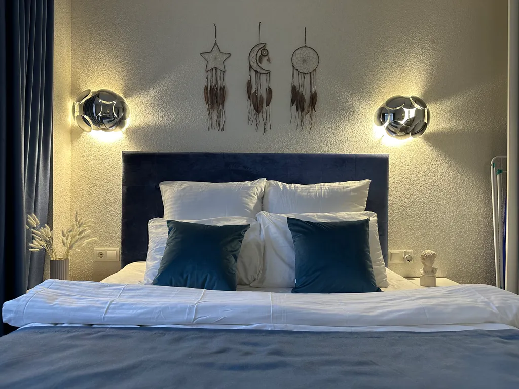 Пушка-евродвушка с видом на горы и Мариотт